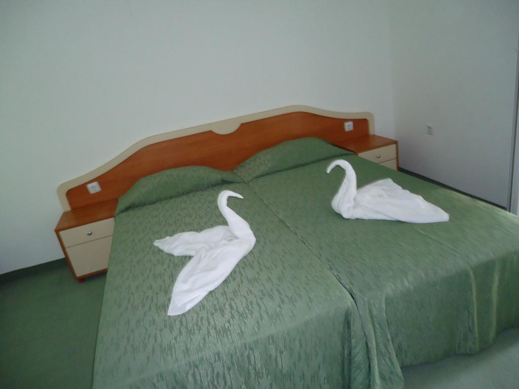 Pension Ruskovi Guesthouse Ravda Esterno foto