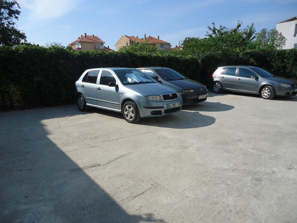 Pension Ruskovi Guesthouse Ravda Esterno foto
