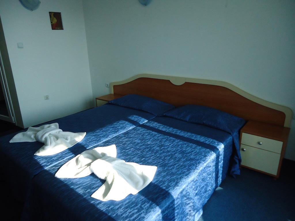 Pension Ruskovi Guesthouse Ravda Esterno foto