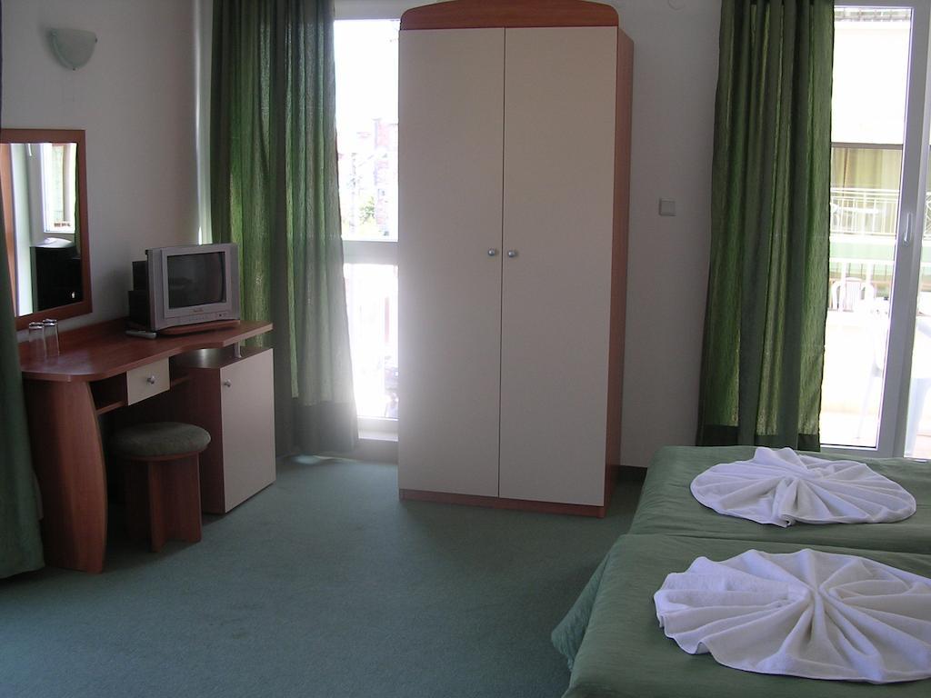 Pension Ruskovi Guesthouse Ravda Esterno foto